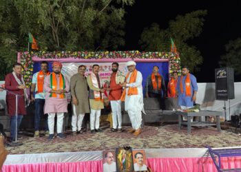 ભાવનગર જિલ્લાના નવનિયુક્ત પ્રમુખોને સુરાપુરા ધામના ભુવાજી દાનભા બાપુ એ ત્રણે પ્રમુખોને આશિવૉદ આપ્યા