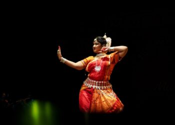 ગુરુ પંકજ ઉત્સવ અને મહારી સન્માનની શરૂઆતની સાંજે, નૃત્ય કલાકાર આદ્યાશા મિશ્રાએ તેના ઓડિસી નૃત્યથી પ્રેક્ષકોને મંત્રમુગ્ધ કર્યા.