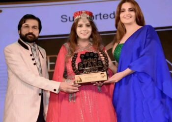 મુંબઈ ગ્લોબલ પબ્લિકેશન દ્વારા મુંબઈ ખાતે ઇન્ડિયન સ્ટાર એવોર્ડ સમારોહ યોજાયો