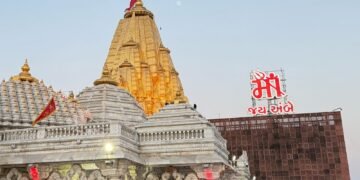 ચૈત્ર નવરાત્રીનો પ્રારંભ:અંબાજીમાં ભક્તોની ભારે ભીડ મળી જોવા