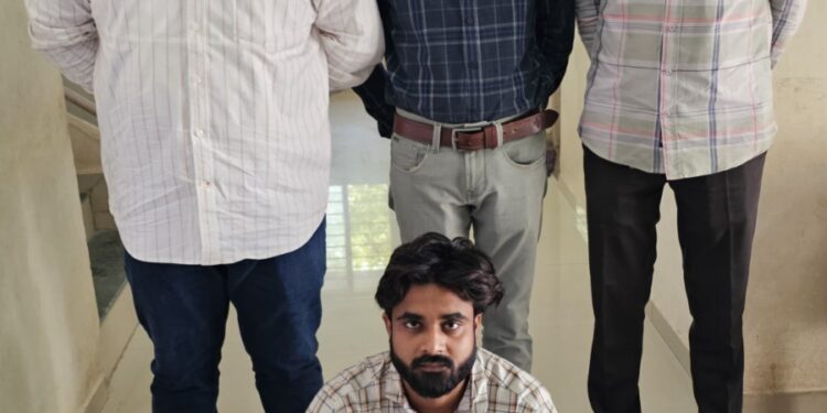 દેશી બનાવટની બંદુક (કટ્ટો) ના મુદ્દામાલ સાથે એક ઇસમને ઝડપી પાડતી ભાવનગર લોકલ ક્રાઇમ બ્રાન્ચ.