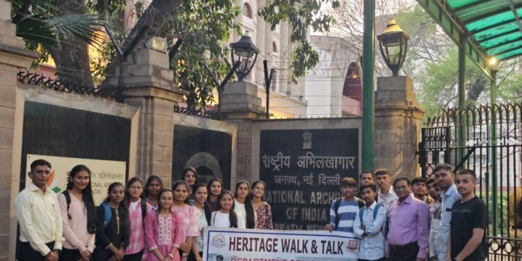 ભાવનગર યુનિવર્સિટીનાં ઈતિહાસ વિભાગનાં વિદ્યાર્થીઓએ ભારતીય રાષ્ટ્રીય અભિલેખાગારની મુલાકાત લીધી