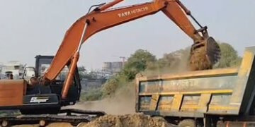 વડોદરામાં આજવા, પ્રતાપપુરા સરોવરમાંથી માટી ખોદકામ કરવાનું કામ પોલીસે અટકાવતા વિવાદ | Controversy over police stopping soil excavation from Ajwa Pratappura lakes in Vadodara