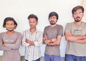 ખેડાના કઠવાડા ગામમાંથી ડબ્બા ટ્રેડિંગનું કોલ સેન્ટર ઝડપાયું | Dabba trading call center busted in Ka…