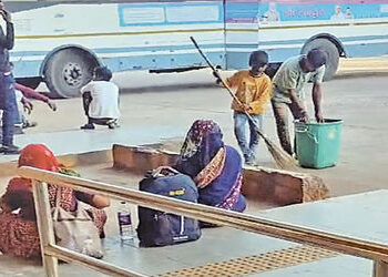 સરકારની નાક નીચે જ બાળમજૂરી! ધ્રાંગધ્રામાં બસ સ્ટેશને બાળકનો સફાઈ કરતો વીડિયો વાઈરલ | Video of child…