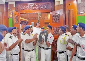 કર્ણાટકમાં મુસ્લિમ કોન્ટ્રાક્ટરોને 4 ટકા અનામતનું બિલ વિધાનસભામાં પસાર | Karnataka Assembly passes b…