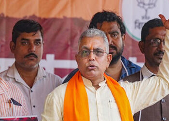 પ.બંગાળના ભાજપ અધ્યક્ષે મહિલાઓ માટે વાંધાજનક શબ્દો વાપર્યા, ગળું દબાવી દેવાની ધમકી આપી | West Bengal…