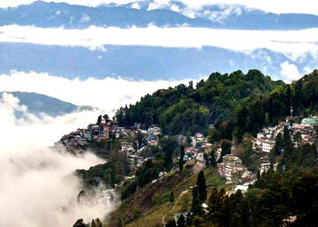 એપ્રિલમાં ફરવા જવાનો પ્લાન છે? તો આ રહ્યા દેશના પાંચ સુંદર સ્થળ, ફેમિલી સાથે માણો વેકેશન