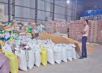 ફેક્ટરીમાંથી ચોખા 283 ટન, ઘઉં – 63, બાજરી 34 ટન સીઝ | 283 tons of rice 63 tons of wheat 34 tons of m…