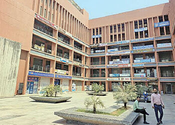 નોટિસ બાદ પણ વેરો નહીં ભરનાર ૯૯ મિલકતોને સીલ કરવામાં આવી | 99 properties sealed for not paying taxes…