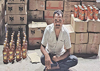 ચોટીલાના ખેરડીની સીમમાંથી દારૂ બિયરના જથ્થા સાથે એક શખ્સ ઝડપાયાો | A man was arrested with a quantit…