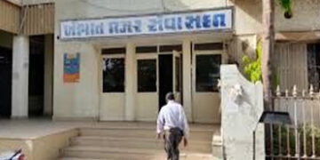 ખંભાત પાલિકાની સભામાં હાજરી રજીસ્ટરમાં સહી કરવા, મારામારીની ઘટનામાં 6 પૂર્વ કાઉન્સિલર સામે ફરિયાદ | …