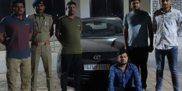 માંડવી અને મુંદરામાં આઇપીએલ મેચ પર સટ્ટો રમતા બે યુવક પકડાયા | Two youths caught betting on IPL matc…