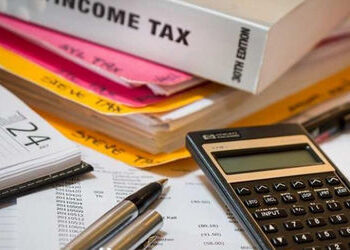 પહેલી એપ્રિલથી બદલાઈ જશે ટેક્સના 10 નિયમો, રિટર્ન ફાઇલ કરતાં પહેલાં ખાસ જાણી લેજો | new income tax b…