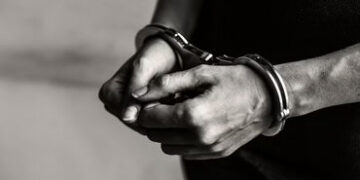 વડોદરામાં મોડી રાત્રે 3:30 વાગે નામચીન માથાભારે શખ્સ દારૂના નશામાં ઝડપાયો | A notorious man was caug…