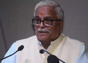 ઔરંગઝેબ વિવાદ : ‘છત્રપતિ શિવાજીએ અફઝલ ખાનની કબર બનાવી હતી’  RSS નેતા ભૈયાજી જોષી