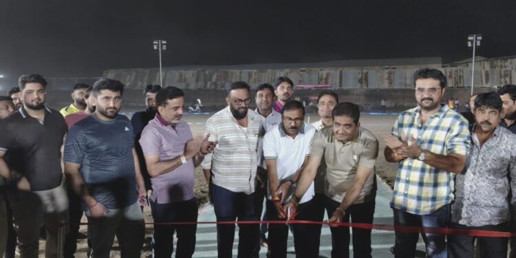 હારીજ ખાતે નાઈટ ક્રિકેટ ટુર્નામેન્ટનો ભવ્ય પ્રારંભ,ક્રિકેટ રશિકોમાં જોવા મળ્યો અનેરો ઉત્સાહ..