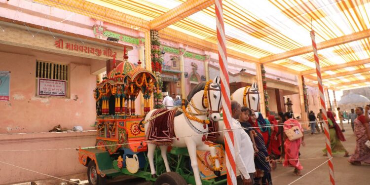 દ્વારિકાધીશ શ્રીકૃષ્ણ અને અરૂણાચલ પ્રદેશના રૂક્ષ્મણીજીના લગ્નની યાદમાં ઊજવાતો માધવપુર ઘેડ મેળો પૂર્વ…