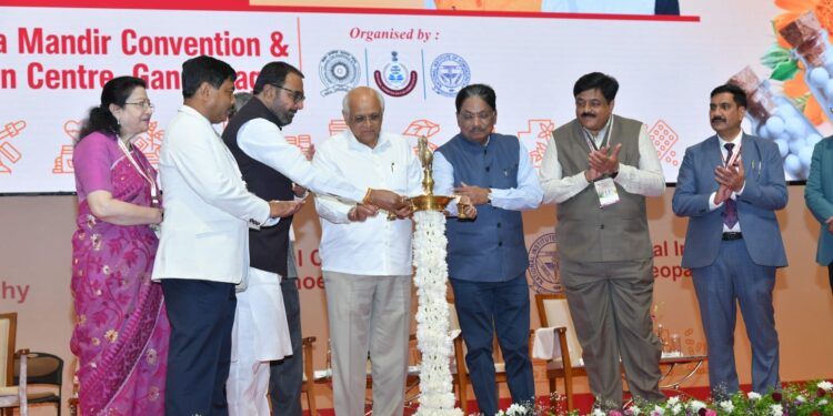 ગાંધીનગરમાં દ્વિ દિવસીય હિમીયોપેથી કોન્ફરન્સનો પ્રારંભ કરાવતા મુખ્યમંત્રી ભૂપેન્દ્ર પટેલ