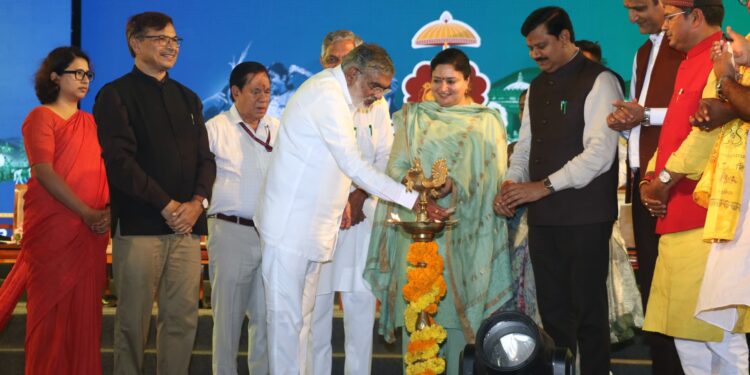 દેવભૂમિ દ્વારકામાં ભગવાનશ્રી કૃષ્ણ અને રાણી રુક્મણીજીના ભવ્ય વિવાહ સત્કાર સમારોહનું ભવ્ય આયોજન કરાયુ…