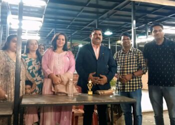 વંચિત બાળકોના શિક્ષા અને સ્વસ્થ માટે કાર્યરત સ્વધા ફાઉન્ડેશન દ્વારા પુરસ્કાર સમારંભ યોજાયો.