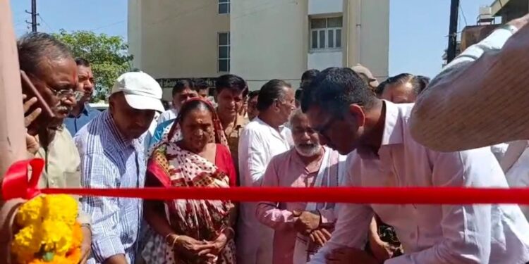 રાધનપુર : ઇન્ડિયન રેડક્રોસ સોસાયટી રાધનપુર શાખાના સૌજન્યરથી પીવાના પાણીની પરબનું ઉદ્ઘાટન કરાયું…
