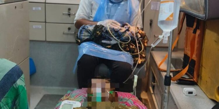 ડિલિવરી કીટ તથા ટેકનીકનો ઊપયોગ કરી એમ્બ્યુલન્સ માં જ સફળતા પુર્વક બાળકનો જન્મ કરાવતી 108 ટીમ