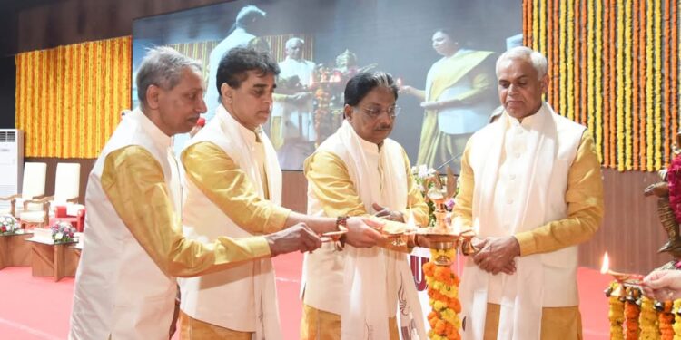 જે વિદ્યાર્થી માતા-પિતા, સમાજ અને દેશની અપેક્ષાઓ પૂર્ણ કરે છે તે જ સફળ છે : શ્રી આચાર્ય દેવવ્રતજી