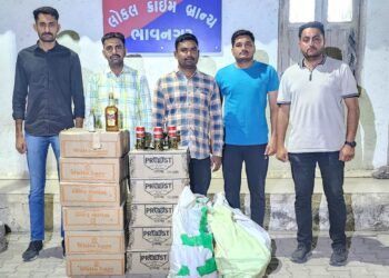 ભારતીય બનાવટનાં પરપ્રાંત ઇંગ્લીશ દારૂની નાની-મોટી બોટલ નંગ-૩૩૬ કિં.રૂ.૪૭,૯૫૨/- તથા બિયરના ટીન નંગ-૧૨…