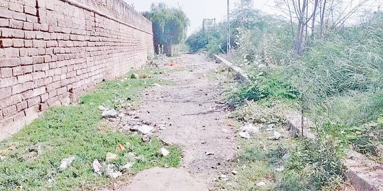 લખતર સ્ટેટ દ્વારા બનાવાયેલો રિંગ રોડ બિસ્માર બનતા વાહન ચાલકો પરેશાન