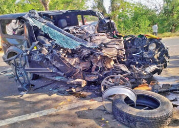 એસટી બસ સાથે ટકરાતા થાર ગાડીનો કચ્ચરઘાણ : ચાલકનું મોત | Thar vehicle overturns after colliding with …