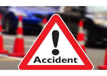 આણંદના વાસદ પાસે આઈશરની અડફેટે રોડ ક્રોસ કરતી મહિલાનું મોત | Woman dies after being hit by Eicher wh…