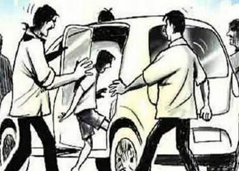 ચિરોડા ગામેથી પિતા -પુત્રનું અપહરણ, ગણતરીના કલાકોમાં બન્નેનો છૂટકારો | Father and son kidnapped from…