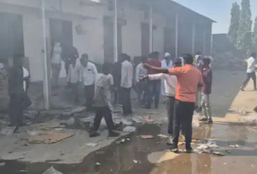 પોલીસે આખરે ડીસાના ગોડાઉનમાં ફટાકડાની ફેક્ટરી ધમધમતી હોવાનું સ્વીકાર્યું, બાળ મજૂરોને કામે રખાયા હતા…