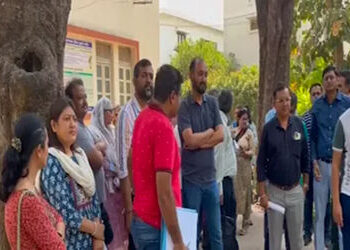 FRC પ્રમાણે ફી લેવાનો, વિદ્યાર્થીઓને બુક્સ આપવાનો ઈનકાર, વિબગ્યોર સ્કૂલના વાલીઓની ફરી DEO સમક્ષ રજૂઆ…