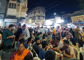 અમદાવાદમાં ખાણી-પીણીના શોખીનો માટે ખુશીના સમાચારઃ આવતીકાલથી ફરી ધમધમશે માણેકચોકનું બજાર | Ahmedabad …