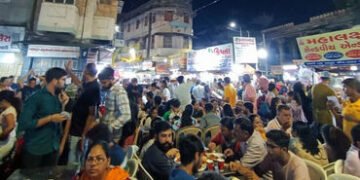 અમદાવાદમાં ખાણી-પીણીના શોખીનો માટે ખુશીના સમાચારઃ આવતીકાલથી ફરી ધમધમશે માણેકચોકનું બજાર | Ahmedabad …
