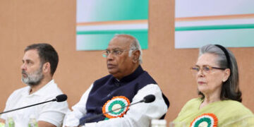 RSSની વિચારધારા વિરુદ્ધ હતા સરદાર પટેલ, તેમની વિરાસત પર સંઘનો દાવો હાસ્યાસ્પદઃ અમદાવાદની CWCમાં ખડગે…