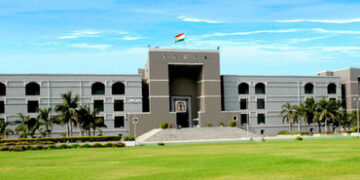 મૃતક સરકારી કર્મચારીની બંને પત્નીઓ સરખા ભાગે પેન્શન મેળવવા હકદાર, હાઈકોર્ટનો ચુકાદો | gujarat High C…