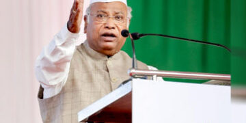 ‘કામ ન થતું હોય તો રિટારમેન્ટ લઈ લો…’ મલ્લિકાર્જુન ખડગેએ કોંગ્રેસ નેતાઓને આપ્યો ઠપકો | congress pr…