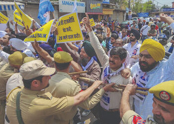 VIDEO : જમ્મુ-કાશ્મીર વિધાનસભામાં બબાલ, AAP-BJPના ધારાસભ્યો વચ્ચે છુટ્ટા હાથની મારામારી | Jammu And …