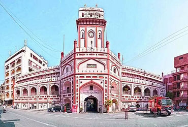 સુરત પાલિકાના આરોગ્ય વિભાગમાં ખદબદતી ગંદકી : સ્વચ્છતા સર્વેક્ષણમાં નુકસાન થાય તેવી રીતે ફોટા સાથે ને…