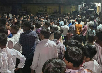 ગુંદાળાના સરપંચ પર હુમલો થતાં લોકોના ધાડા રસ્તા પર ઉતરી આવ્યા | People take to the streets after att…
