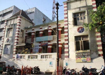 નવલખી પેલેસ કમ્પાઉન્ડમાં ચોરીની ઘટના, શકમંદોની પૂછપરછ | Theft incident in Navlakhi Palace compound s…