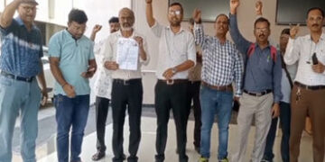 સુરતમાં શિક્ષણ વિભાગના નિયમથી રોષઃ ગુજરાતી માધ્યમના શિક્ષક ઉર્દુ કે મરાઠીમાં કેવી રીતે ભણાવી શકે? | …