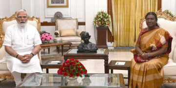 રાષ્ટ્રપતિને મળ્યા વડાપ્રધાન મોદી, ફરી ટોપ નેતાઓ સાથે બેઠક, રાજનીતિમાં નવી ચર્ચાએ જોર પકડ્યું | pm m…