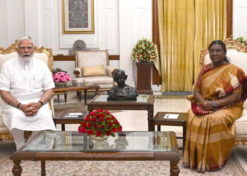 રાષ્ટ્રપતિને મળ્યા વડાપ્રધાન મોદી, ફરી ટોપ નેતાઓ સાથે બેઠક, રાજનીતિમાં નવી ચર્ચાએ જોર પકડ્યું