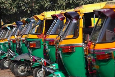 વડોદરા શહેરના માર્ગો પર ફિટનેસ સર્ટિફિકેટ વગરની દોડતી રિક્ષાઓ, 52,189 માંથી માત્ર 3,864 રિક્ષાઓનું જ…