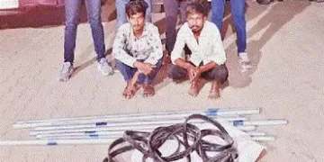 ગ્રામ્ય વિસ્તારમાં કેબલ ચોરી જતી ટોળકીના બે સાગરિત પકડાયા | Two members of a gang involved in cable …