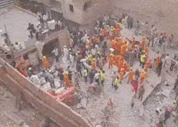 દિલ્હીના મુસ્તફાબાદમાં બિલ્ડિંગ ધરાશાયી થતા અત્યાર સુધીમાં 11 લોકોના મોત, 4 ઈજાગ્રસ્તો સારવાર હેઠળ